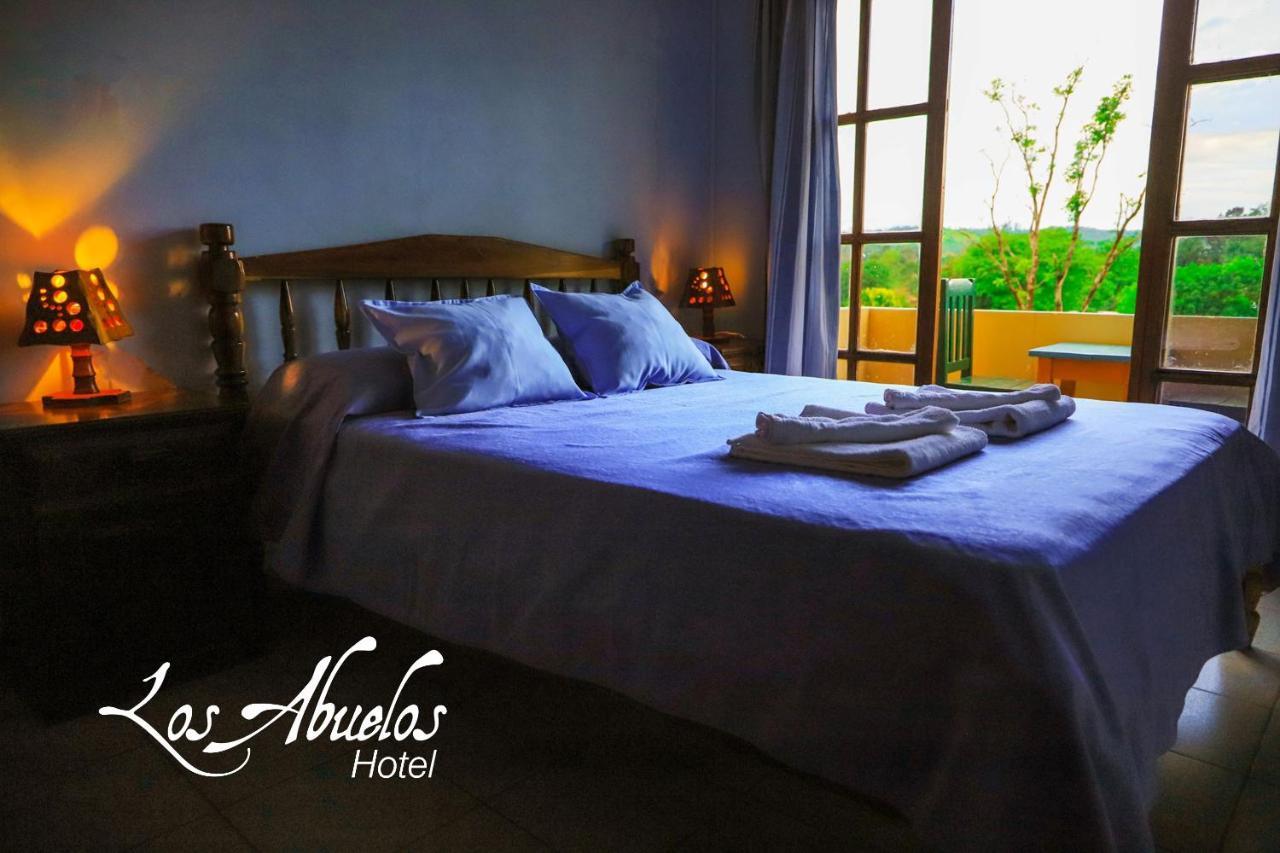 Hotel Los Abuelos Ел Собербио Екстериор снимка